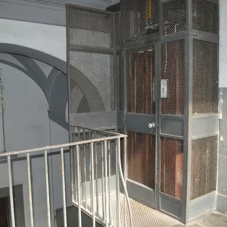 Gasthuis Toledo Road 429